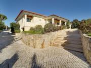 Moradia T5 de arquitetura clássica em Aradas