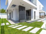 Moradia T5 de luxo à venda em Charneca da Caparica