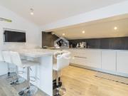 Moradia T5 de luxo com sotão transformado em T2,... Moradia T5 de luxo com sotão transformado em T2,...