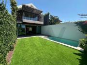 Moradia T5 de Luxo – Localização Exclusiva com total...