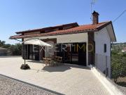 Moradia T5, dividida em 2 apartamentos T3+T2 garagem e...
