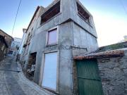 Moradia T5 em aldeia de Chisto Fajão