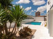 Moradia T5 em S. Pedro do Estoril com jardim, piscina e...