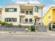 Moradia T5 em Santa Iria de Azoia, São João da Talha e...