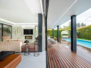 MORADIA T5 LUXO | LOCALIZADA NO BIRRE | LOTE 946M2