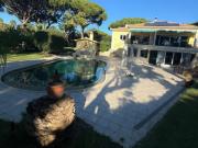 Moradia T5 na pristigiada zona da Fonte Santa em Quarteira