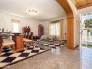 Moradia T5 para arrendamento