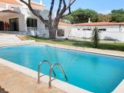 Moradia T5 para arrendar em Ferrarias