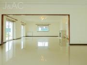 Moradia T5 Térrea piso único para Arrendar em Cascais