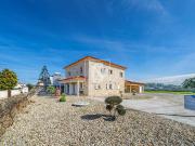 Moradia T5, totalmente renovada, inserida em com 1100...