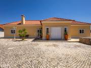 Moradia T5 Trrea com Piscina, Garagem e Lote de 2000 m...