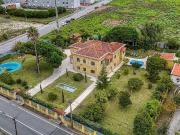 Moradia T6 de luxo à venda em Aguda