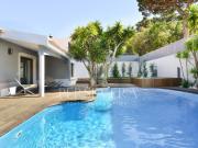 Moradia T6, area bruta 527 m2 com piscina em Birre, Cascais