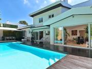 Moradia T6 com jardim, piscina e vista rio no Restelo,...