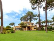 Moradia T6 em Charneca de Caparica e Sobreda