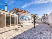 Moradia T6 em Maceira