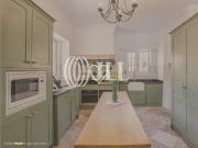 Moradia T7 com piscina e garagem no centro de Cascais