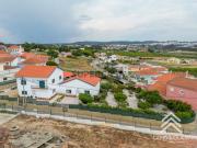 Moradia T8 bi familiar no Sobreiro