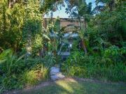 Moradia T8 com jardim e piscina no centro de Cascais