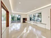 Moradia T8 renovada com vistas panorâmicas e jardim, em...