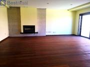 Moradia T 4 com boas áreas e acabamentos Mafamude