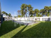 Moradia T5 piscina jardim ginásio lote 1585m2 furo perto...