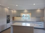 Moradia Térrea a Venda com Excelentes Acabamentos em...