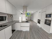 Moradia térrea, bem localizada