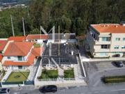 Moradia térrea com charme clássico e ambientes acolhedores