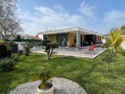 Moradia térrea com piscina na Foz do Arelho