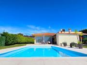 Moradia térrea com três quartos de luxo em Argivai