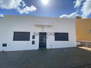 Moradia Térrea com Vista para a Serra