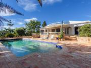 Moradia Térrea de 4 quartos, garagem e linda vista mar...