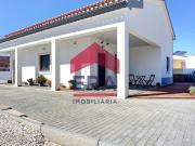 Moradia térrea e isolada