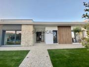 Moradia Térrea em Oleiros, Piscina e Garagem, Lote 535 m2