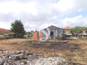 Moradia térrea em pedra, para restauro, com amplo, Viana...