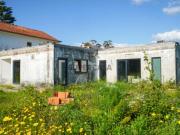 Moradia Térrea geminada T2 em fase de reconstrução, para...