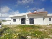 Moradia Térrea Independente T4 +1 com Jardim