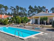 Moradia térrea, individual T4 com piscina e jacuzzi,...