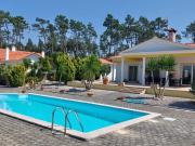 Moradia térrea, individual T4 com piscina e jacuzzi,...