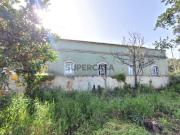 Moradia térrea localizada em zona calma e tranquila