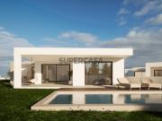 Moradia Térrea Moderna com 3 Quartos, Piscina e Garagem...