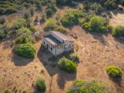 Moradia térrea para reabilitar na Centeeira, Paderne...