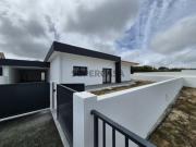 Moradia térrea próxima de Ribamar e da Ericeira à estreia!