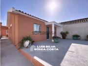 Moradia Térrea Remodelada c/ Garagem, Anexos, Pátio,...