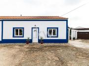 Casa térrea com garagem e 4.240m2 de sito em Estevais,...