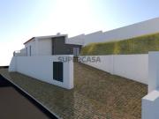 Moradia Térrea T2+1 com Sótão e Vista para o Campo Freiria