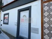 Moradia térrea T2 com obra total, localização de...