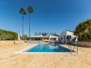 Moradia térrea T3+1 com piscina inserida num lote de...