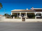 Moradia Térrea T4 com Piscina, Garagem e Jardim,...